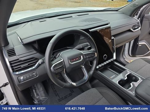 Used 2025 GMC Acadia Elevation image 18