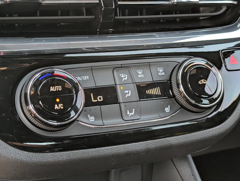 Used 2024 Buick Envista Sport Touring w/ Convenience I Package FWD image 28