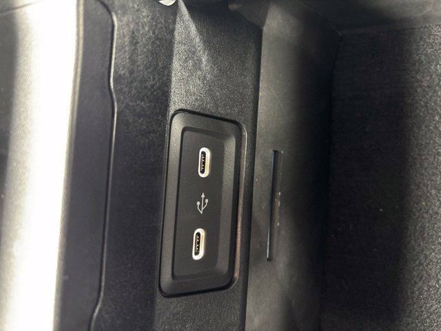Used 2024 Mercedes-Benz CLE 300 4MATIC Coupe image 27