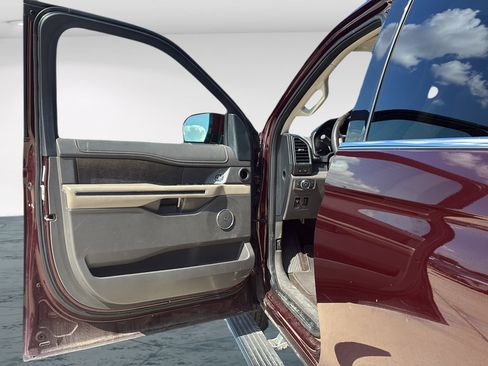 Used 2021 Ford Expedition Max Limited RWD image 20