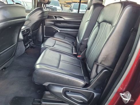 Used 2024 Jeep Wagoneer Series II w/ Flexible Seating Group image 16