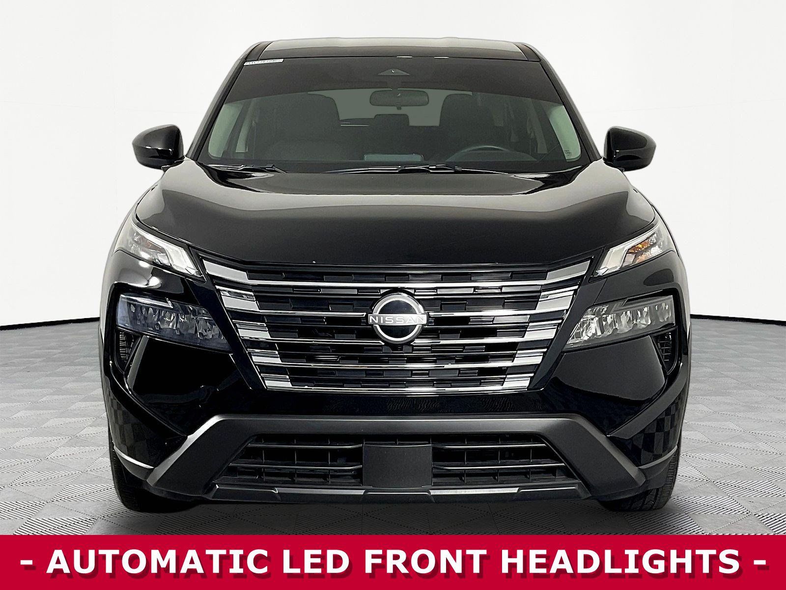 Certified 2026 Nissan Rogue SV FWD image 2