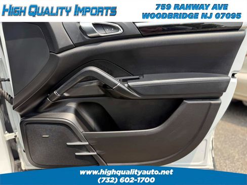 Used 2015 Porsche Cayenne S image 52
