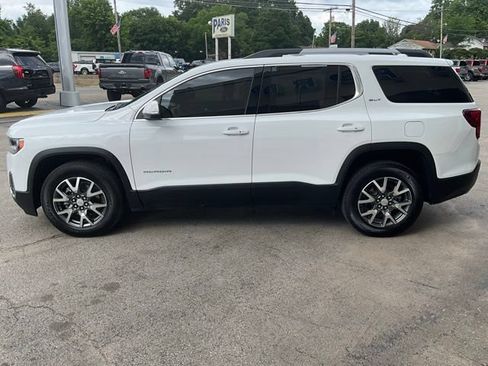 Used 2023 GMC Acadia SLT w/ Technology Package FWD image 2