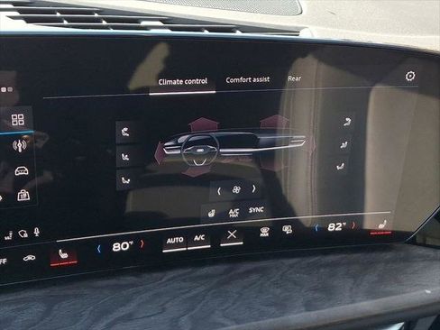 Certified 2025 Audi Q5 Premium Plus image 17