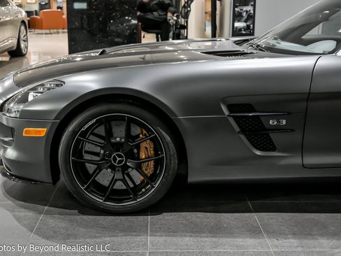 Used 2015 Mercedes-Benz SLS AMG GT Final Edition image 9