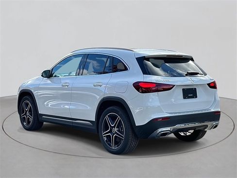 New 2026 Mercedes-Benz GLA 250 4MATIC image 3