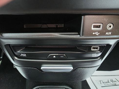 Used 2017 Chrysler Pacifica Limited w/ UConnect Theater Package image 29