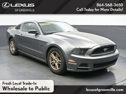 Used 2014 Ford Mustang Coupe RWD image 2