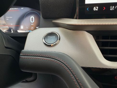 Used 2025 Ford Explorer Active w/ Active Comfort Package image 39