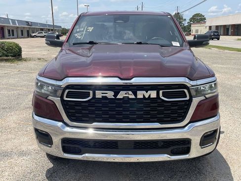Used 2025 RAM 1500 4x4 Crew Cab image 8