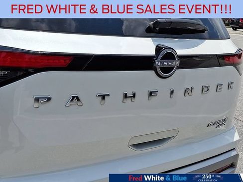 Used 2024 Nissan Pathfinder Platinum w/ Cargo Package AWD/4WD image 31