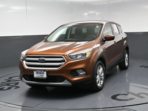 Used 2017 Ford Escape SE FWD image 11