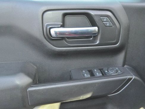 Used 2020 Chevrolet Silverado 1500 Custom w/ Custom Value Package image 12