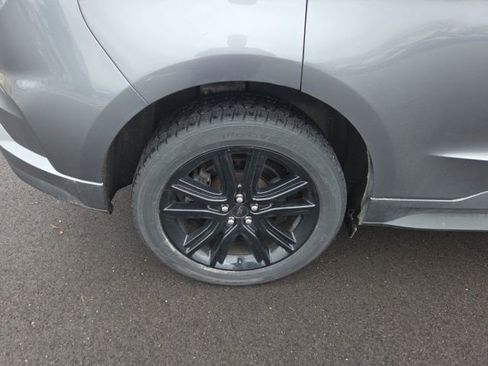 Used 2022 Ford Edge ST-Line w/ Class II Trailer Tow Package image 8