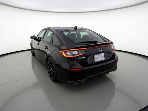 Used 2025 Honda Civic Sport image 6