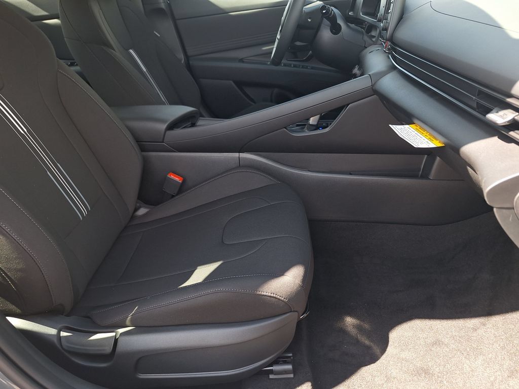New 2026 Hyundai Elantra SEL Sport Premium FWD image 24