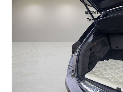 Used 2021 Bentley Bentayga image 27