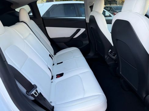 Used 2021 Tesla Model Y Long Range image 10