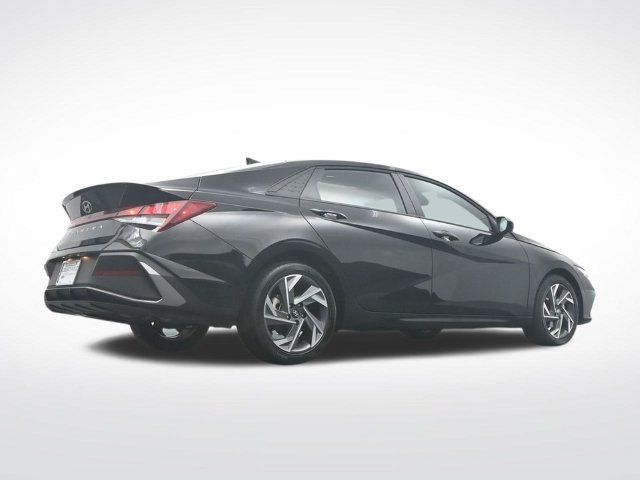 Used 2025 Hyundai Elantra Sport FWD image 41