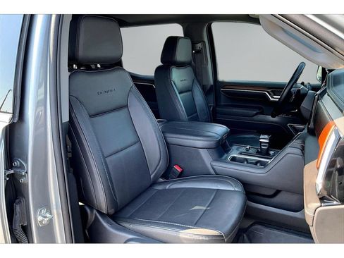 Used 2025 GMC Sierra 1500 Denali w/ Technology Package AWD/4WD image 30