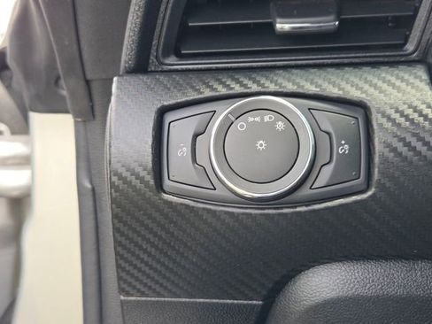 Used 2017 Ford Mustang Coupe RWD image 25
