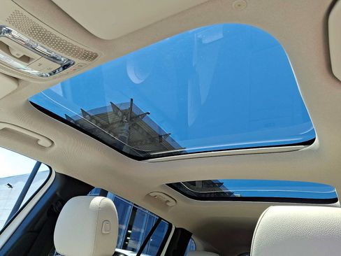 Certified 2023 Mercedes-Benz GLB 250 4MATIC image 11