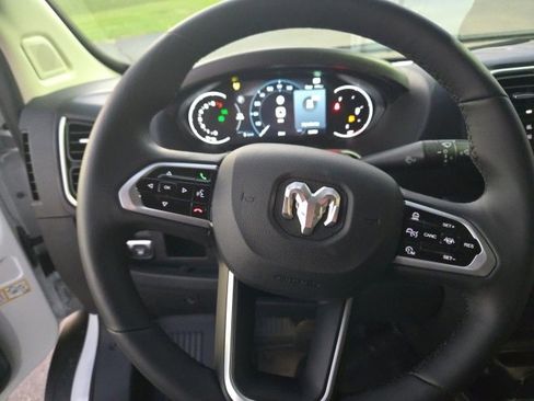 New 2026 RAM ProMaster 2500 w/ Quick Order Package 22G SLT image 12