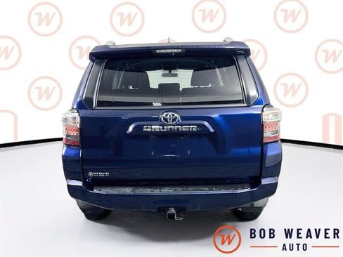 Used 2018 Toyota 4Runner SR5 AWD/4WD image 7