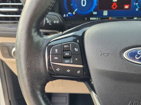 Used 2021 Ford Escape Titanium image 41