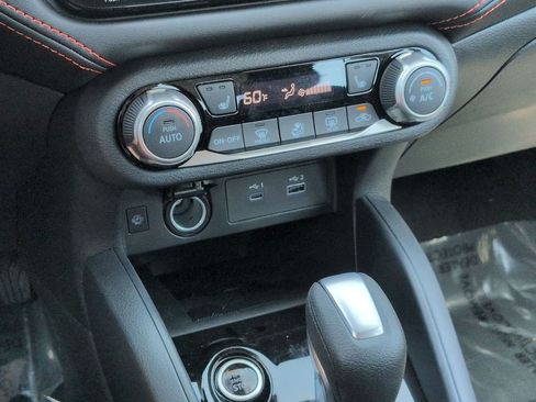 New 2025 Nissan Versa SR w/ Trunk Package FWD image 19