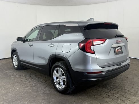 Used 2024 GMC Terrain SLE AWD/4WD image 5