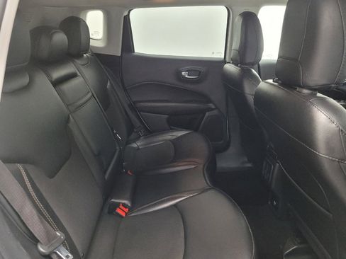 Used 2020 Jeep Compass Latitude AWD/4WD image 19