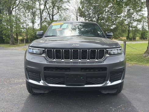 Used 2025 Jeep Grand Cherokee L Laredo image 8