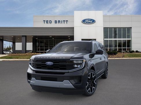 New 2026 Ford Expedition Max Platinum w/ Platinum Ultimate Package AWD/4WD image 3