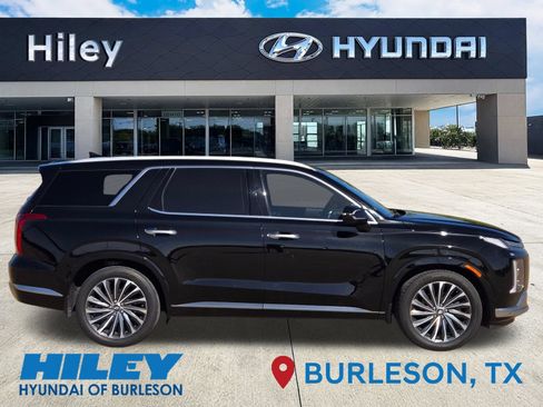 Used 2023 Hyundai Palisade Calligraphy FWD image 3