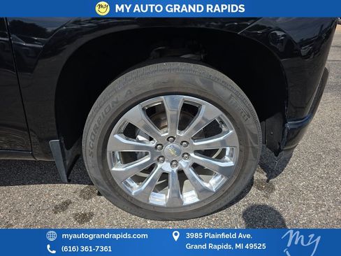 Used 2019 Chevrolet Silverado 1500 High Country w/ Technology Package AWD/4WD image 32