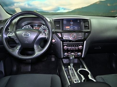 Used 2018 Nissan Pathfinder SV image 66
