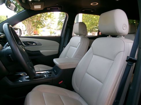 Used 2023 Chevrolet Traverse LT w/ LPO, Floor Liner Package AWD/4WD image 13