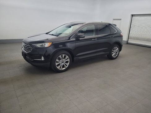 Used 2019 Ford Edge Titanium AWD/4WD image 2