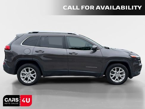Used 2018 Jeep Cherokee Latitude Plus FWD image 8