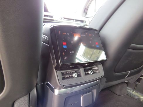 New 2026 Cadillac Vistiq Sport image 18