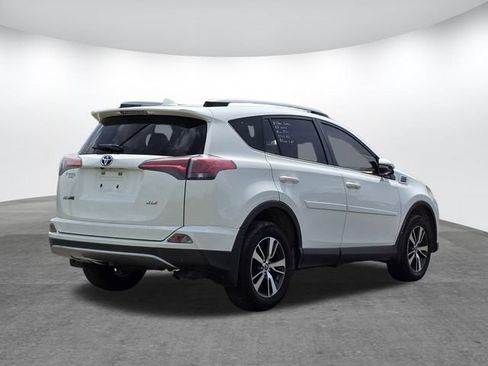 Used 2018 Toyota RAV4 XLE w/ Plus Extra Value Package FWD image 9