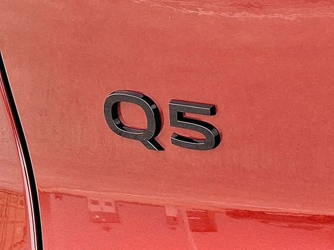 Used 2025 Audi Q5 Premium w/ 19" Wheel Package AWD/4WD image 11