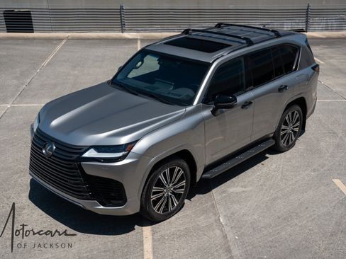 Used 2024 Lexus LX 600 4WD w/ Appearance Package image 20