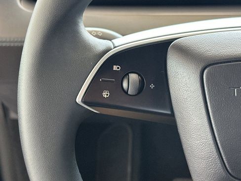 Used 2026 Tesla Model Y Long Range RWD image 30