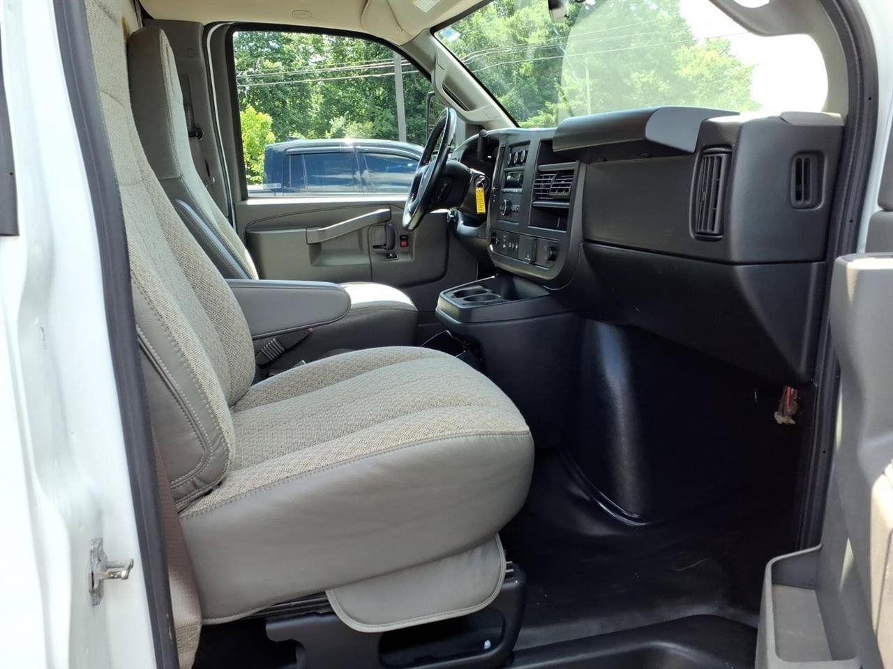Used 2023 GMC Savana 3500 w/ Power Convenience Package RWD image 10