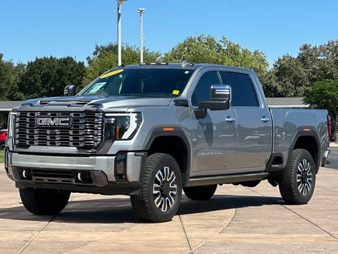 Used 2024 GMC Sierra 2500 Denali Ultimate w/ Max Trailering Package AWD/4WD image 8