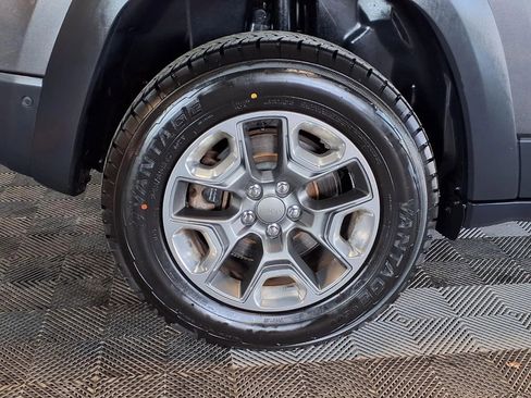 Used 2019 Jeep Cherokee Trailhawk AWD/4WD image 9