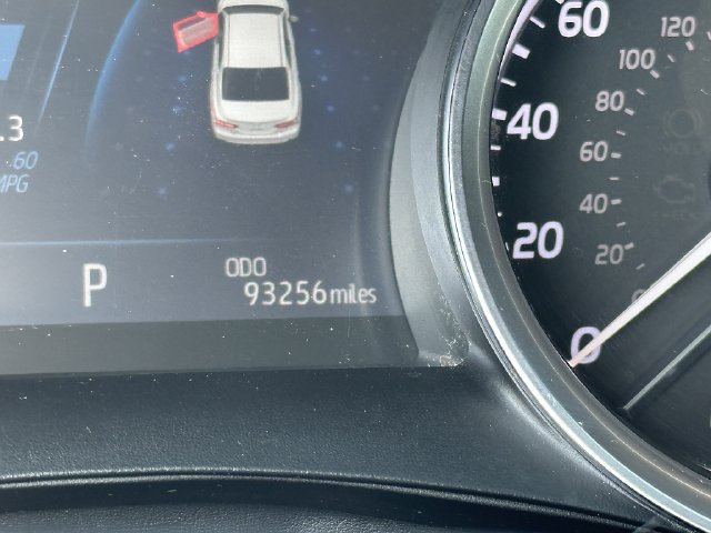 Used 2018 Toyota Camry XLE FWD image 22